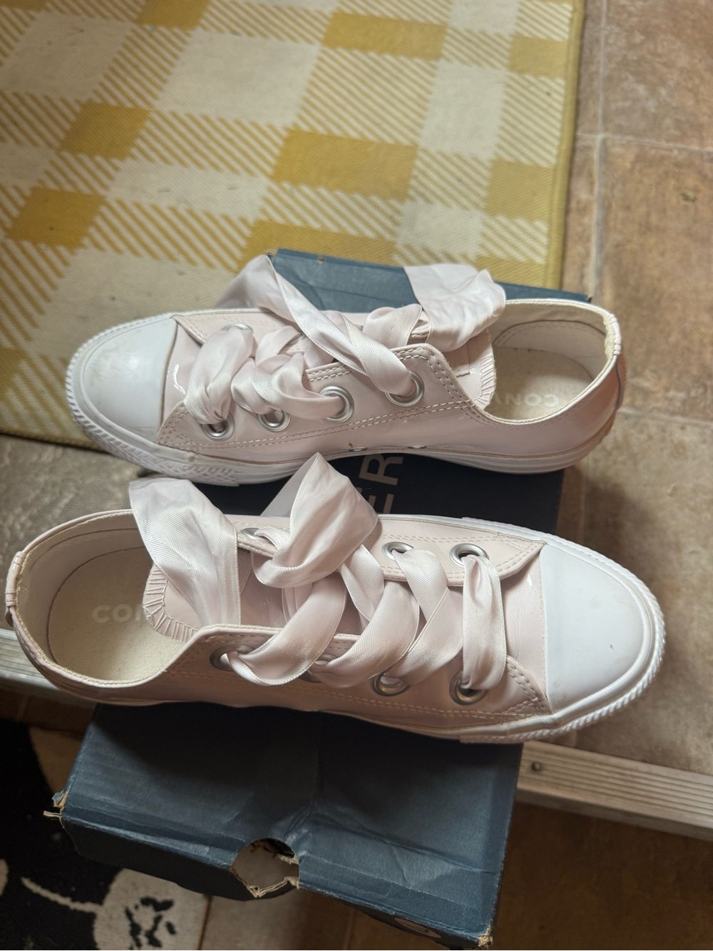 Women converse Satin Laces- Blush Pink
